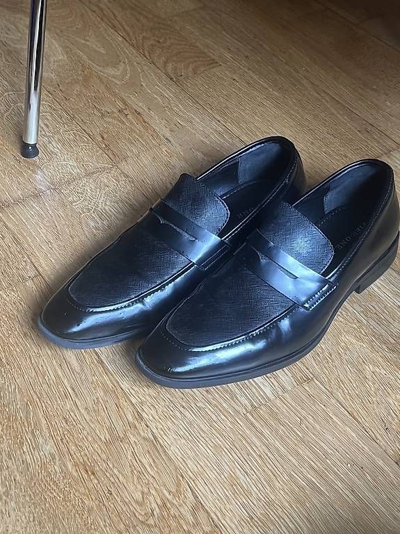 Scarpe da uomo: Schuhe jede 15 fr  – Usato da Zurich venduto da eli_jxn7