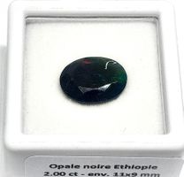 1x Opale noire ovale 11x9 mm - 2.00 ct - Valeur 130.- Fr