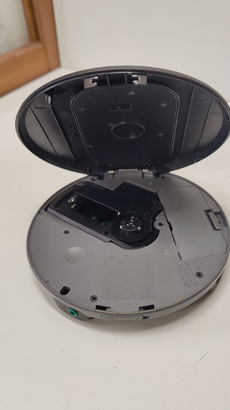 Sony Tragbarer Mediaplayer: Sony Walkman CD-Player (L36) – Gebraucht aus Neuenhof von SchnaeppliAllerlei 6
