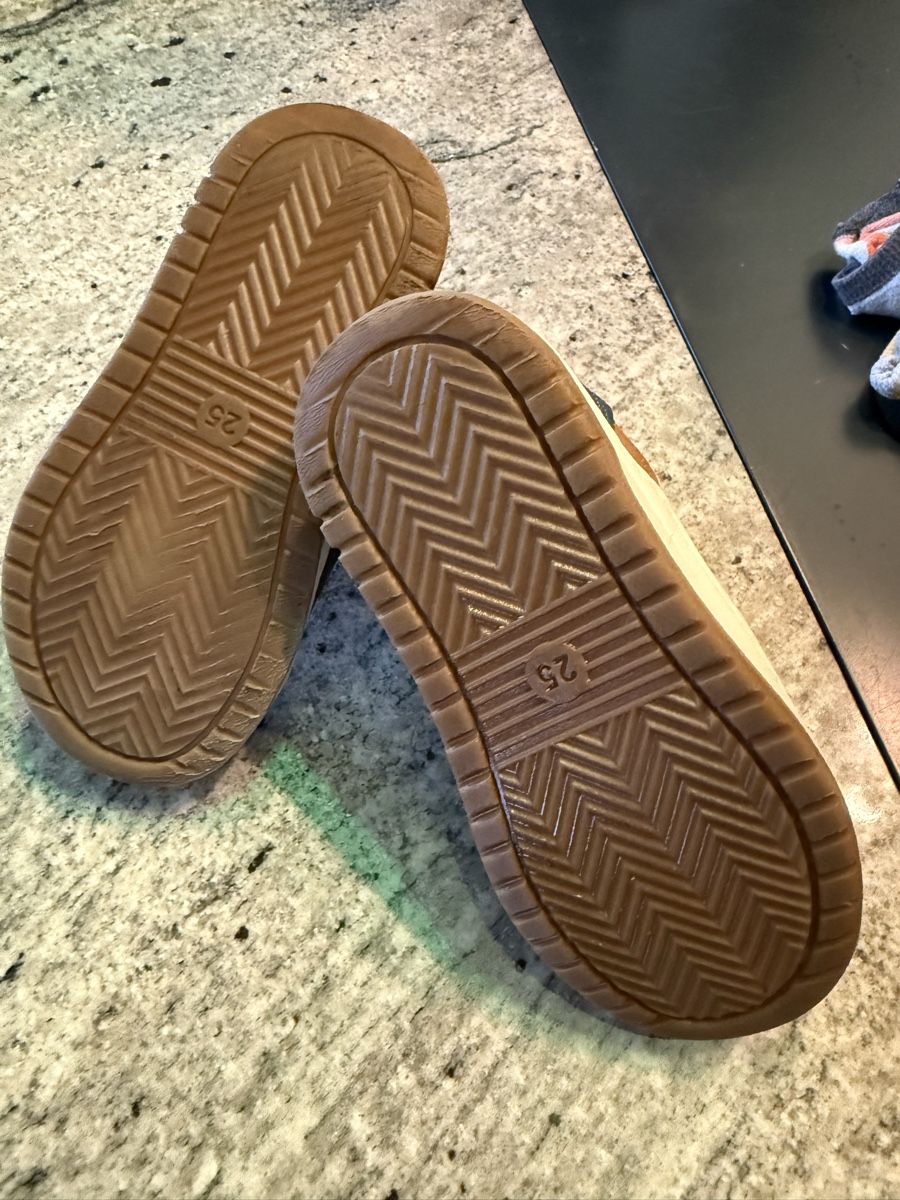 Scarpe per ragazzi: Kinderschuhen Gr. 25/26 – Usato da Steckborn venduto da Diana.84 6