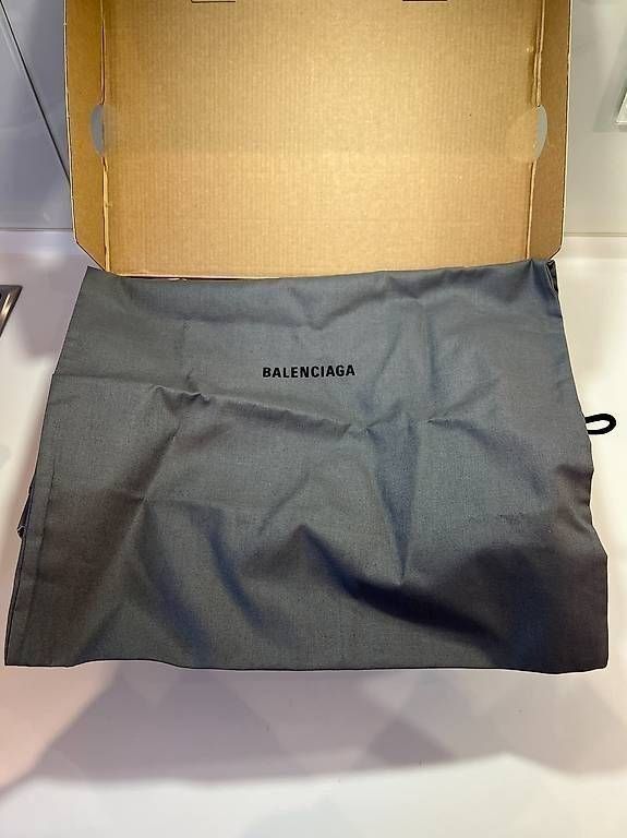 Balenciaga Scarpe da uomo: Balenciaga Speed Sneaker, Size 38 – Usato da Muri b. Bern venduto da SigridW 4
