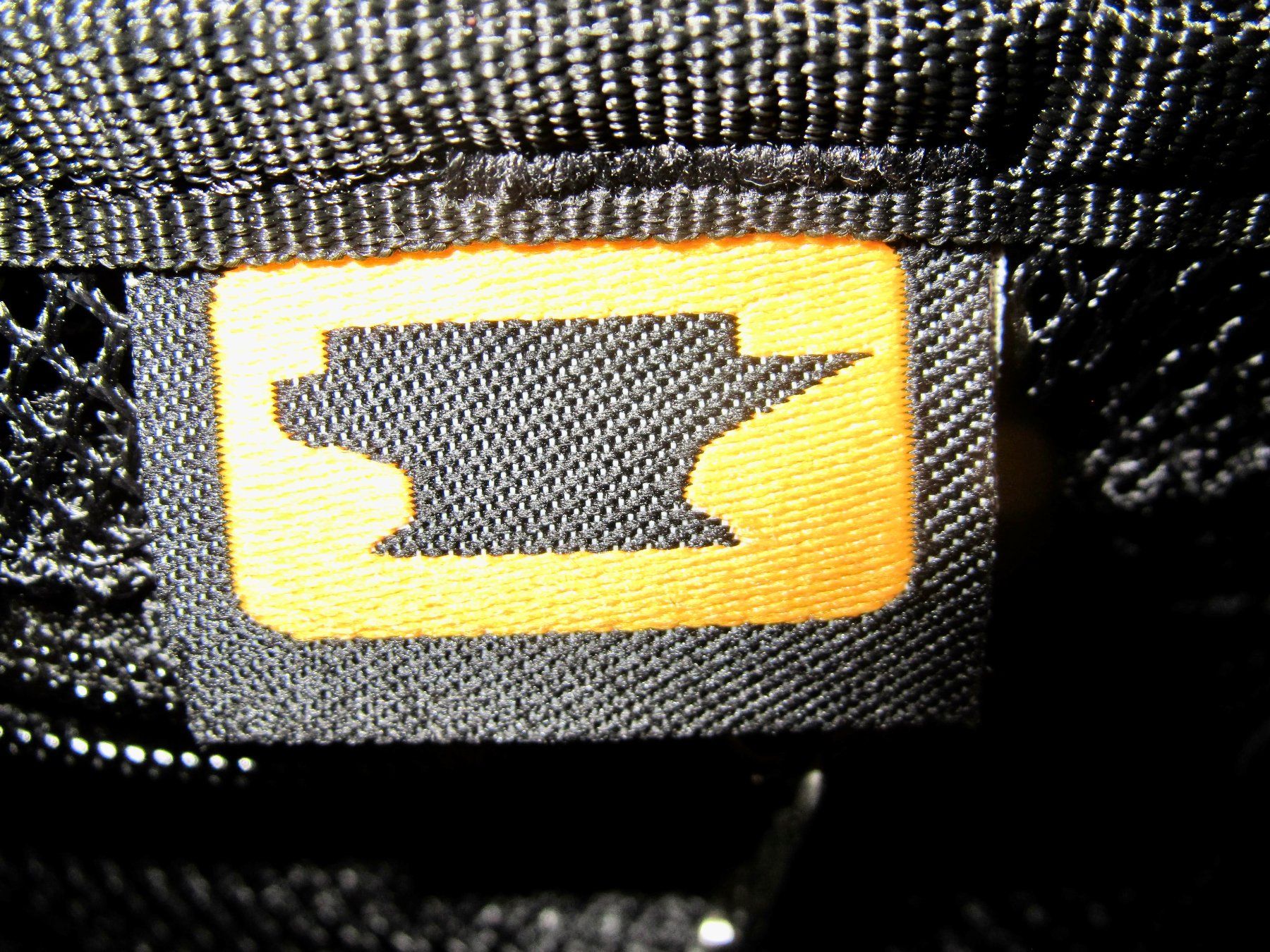 Sacs: SAC BANANE MOUNTAINS MITH NEUF – Neuf (Voir description) à Murten par Selliot 6