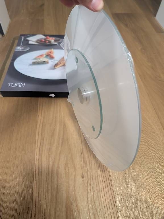 Plateaux: Originalverpackte LEONARDO TURN Servierplatte in Folie – D'occasion à Oberentfelden par ugiii76 1