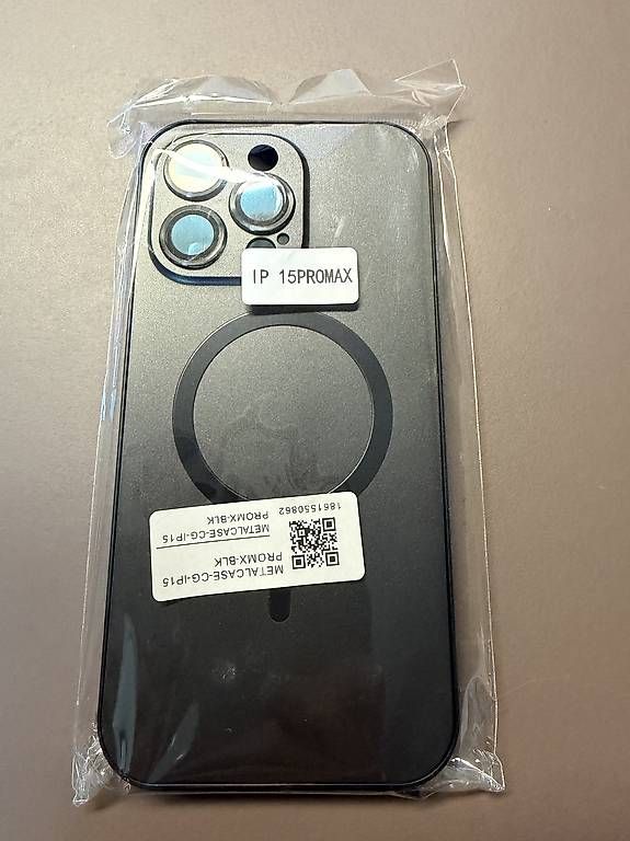 Cover & Protezioni schermo: Phone 15pro Max Bluebolt Chargers – Usato da Ebmatingen venduto da N.Bu 1