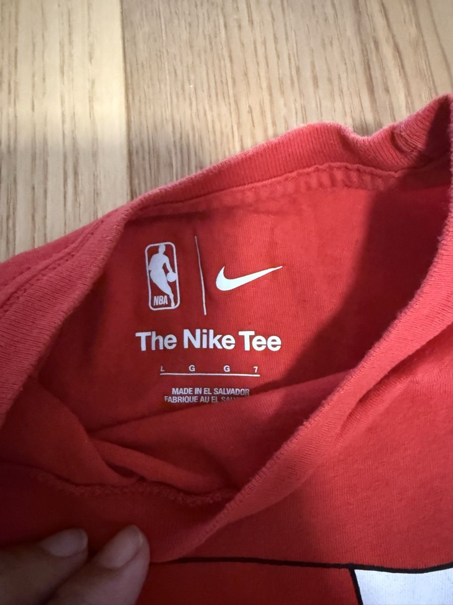Nike Hemden, T-Shirts & Polos: Nike Bulls tshirt – Gebraucht aus Itingen von jessi811 1