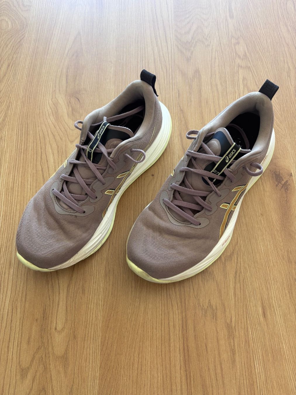 Asics Herrenschuhe: Chaussures de course Asics – Gebraucht aus Nidau von fra27