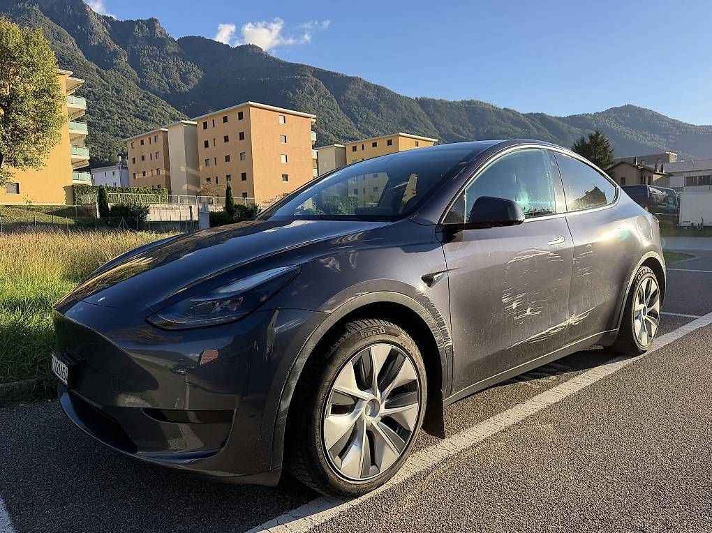 Autos: Tesla Model Y – Gebraucht aus Giubiasco von automobili72 6