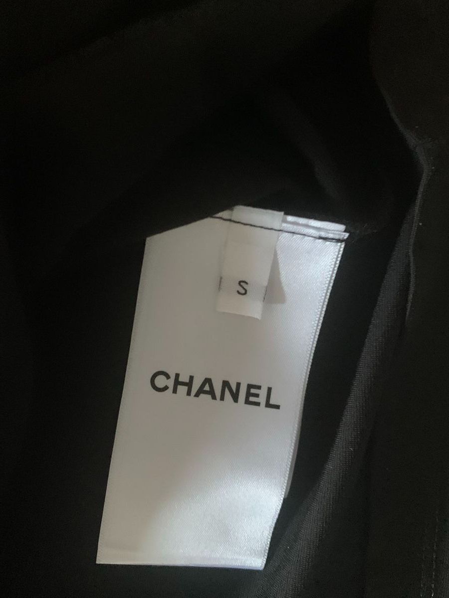 Chanel T-shirt: Chanel Sweatshirt – Usato da Bergdietikon venduto da zor_856j 5