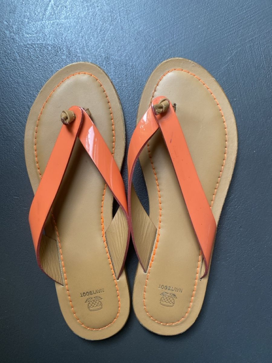 Navyboot Damenschuhe: Navyboot Flipflops aus Leder – Gebraucht aus Biel/Bienne von TheLoulou