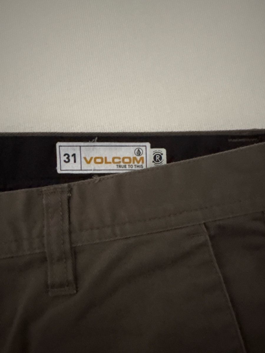 Volcom Hosen: Shorts Volcom – Gebraucht aus Fürstenau von Du-01 1
