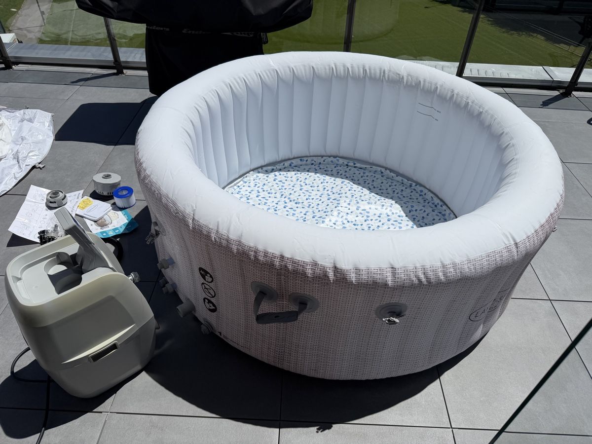 Whirlpool: Lay-Z-Spa Cancun Whirlpool - gebraucht – Usato da Ermenswil venduto da takethisitem
