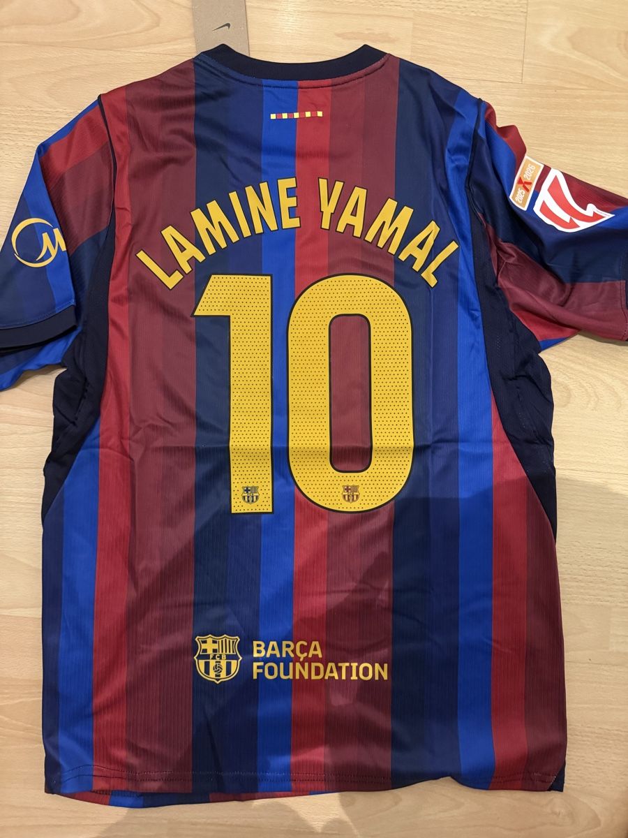 FC Barcelona Canottiere & Pantaloni: FC Barcelona Trikot – Nuovo (secondo la descrizione) da Däniken SO venduto da jschenker27 1