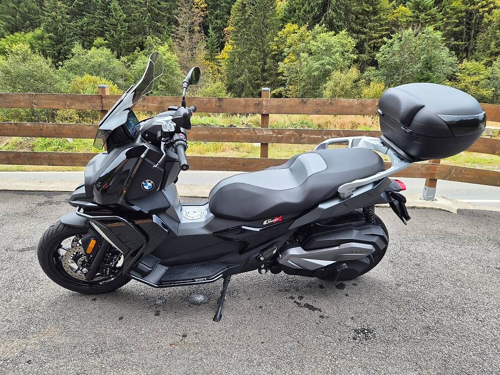 BMW Scooter: Scooter BMW C400X – Usato da Morgins venduto da Kikidazur 1
