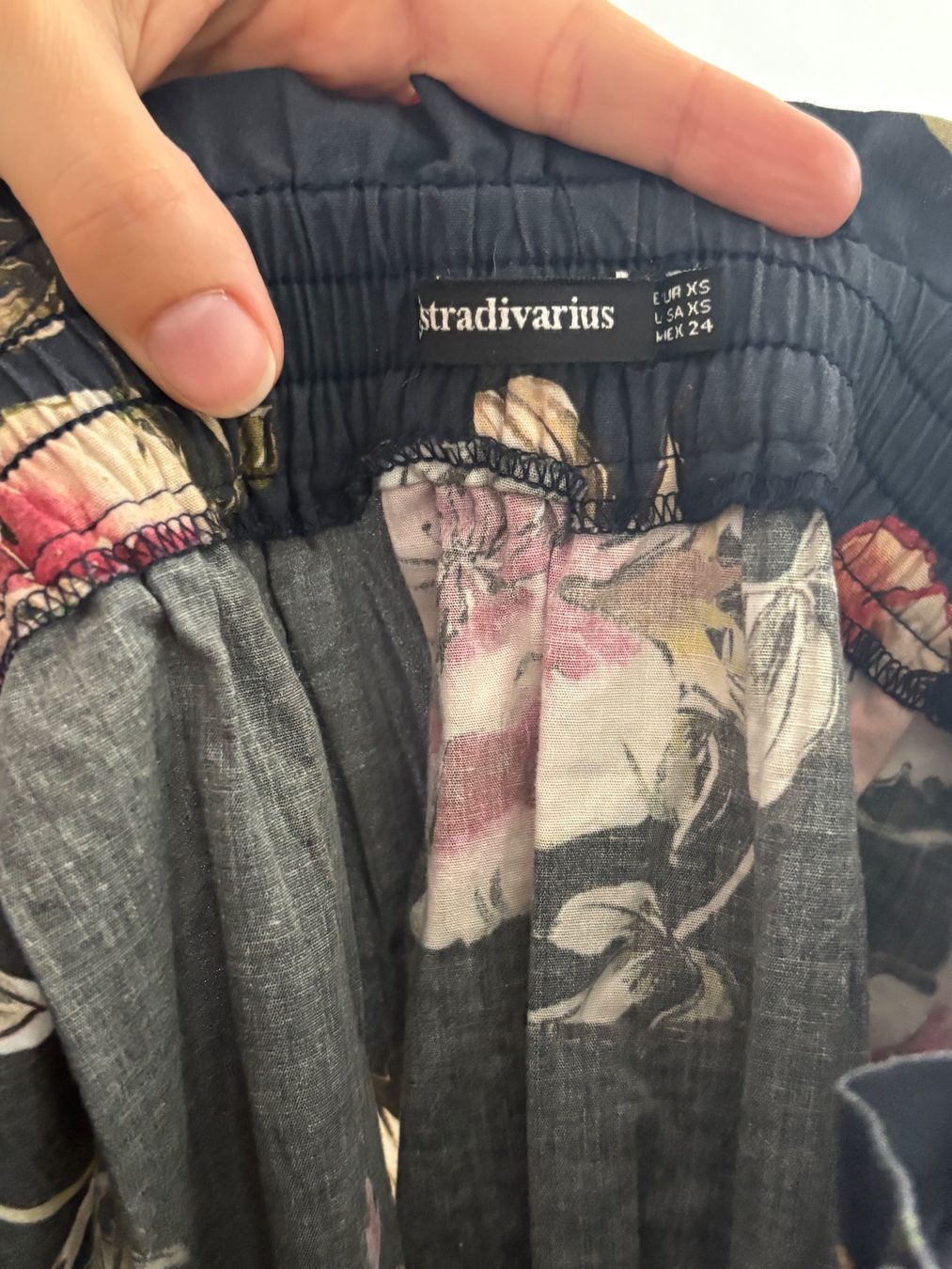 Stradivarius Röcke: Midi-Rock mit Blumenmuster – Gebraucht aus Zürich von bbbggg 1