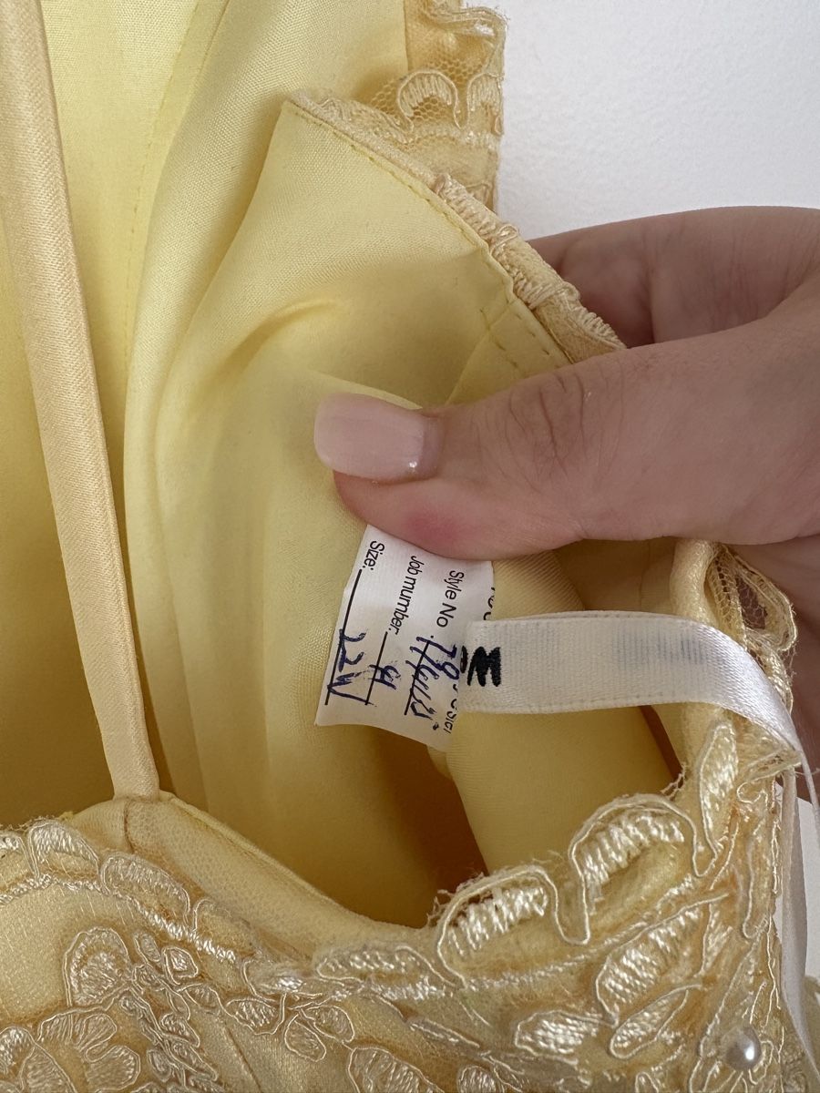 Kleider: Gelbes, festliches Abendkleid – Neu (gemäss Beschreibung) aus Seengen von jas_r772 4