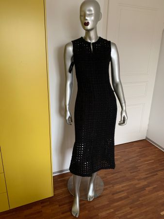AKRIS: OVP/Etikette-langes schwarzes Kleid mit Stickerei, 36