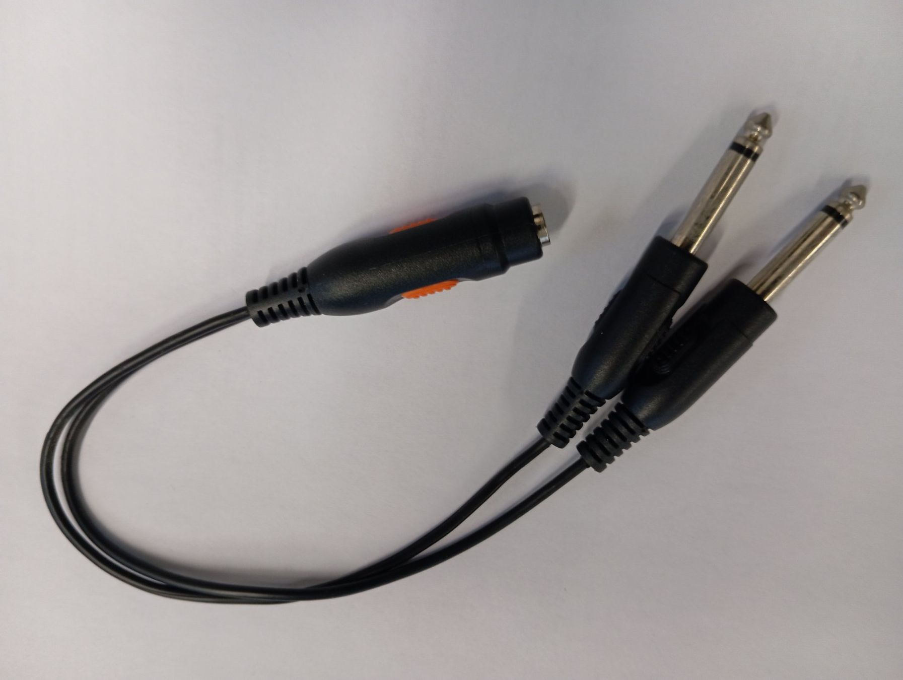 Kabel: Klinkenkabel mit einem Stereo Stecker und zwei Mono Stecker – Gebraucht aus Brüttisellen von VideoGang