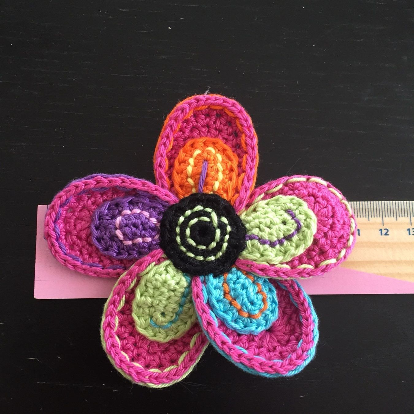 Toppe: Bunte Blume gehäkelt 11 cm gross – Nuovo e nell'imballaggio originale da Emmenbrücke venduto da swissmade-miracles 2