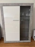 Vitrine weiss grau mit Glastür guter Zustand