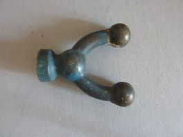 Alte Maschinenmutter aus Messing