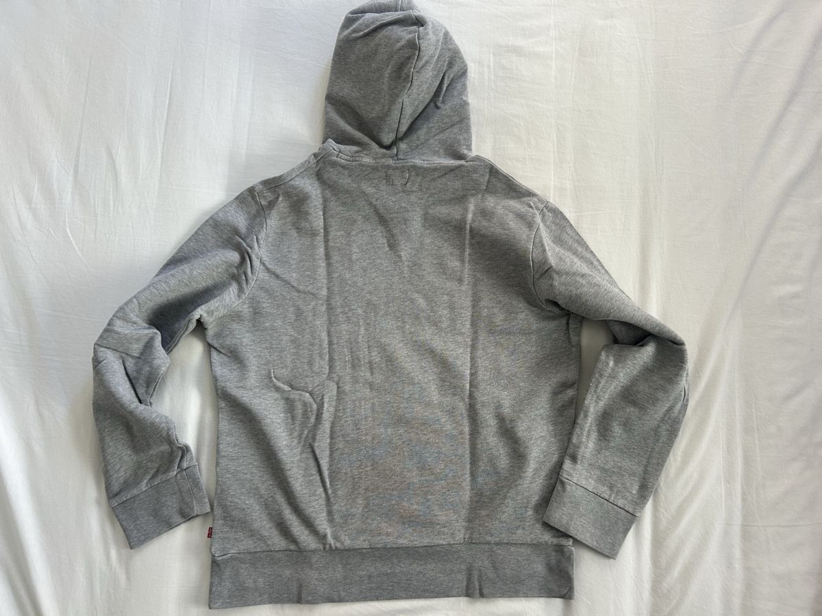 Levi's Pullover & Sweatshirts: Levi's Hoodie Grau, Grösse M – Gebraucht aus Zürich von hatykb 1