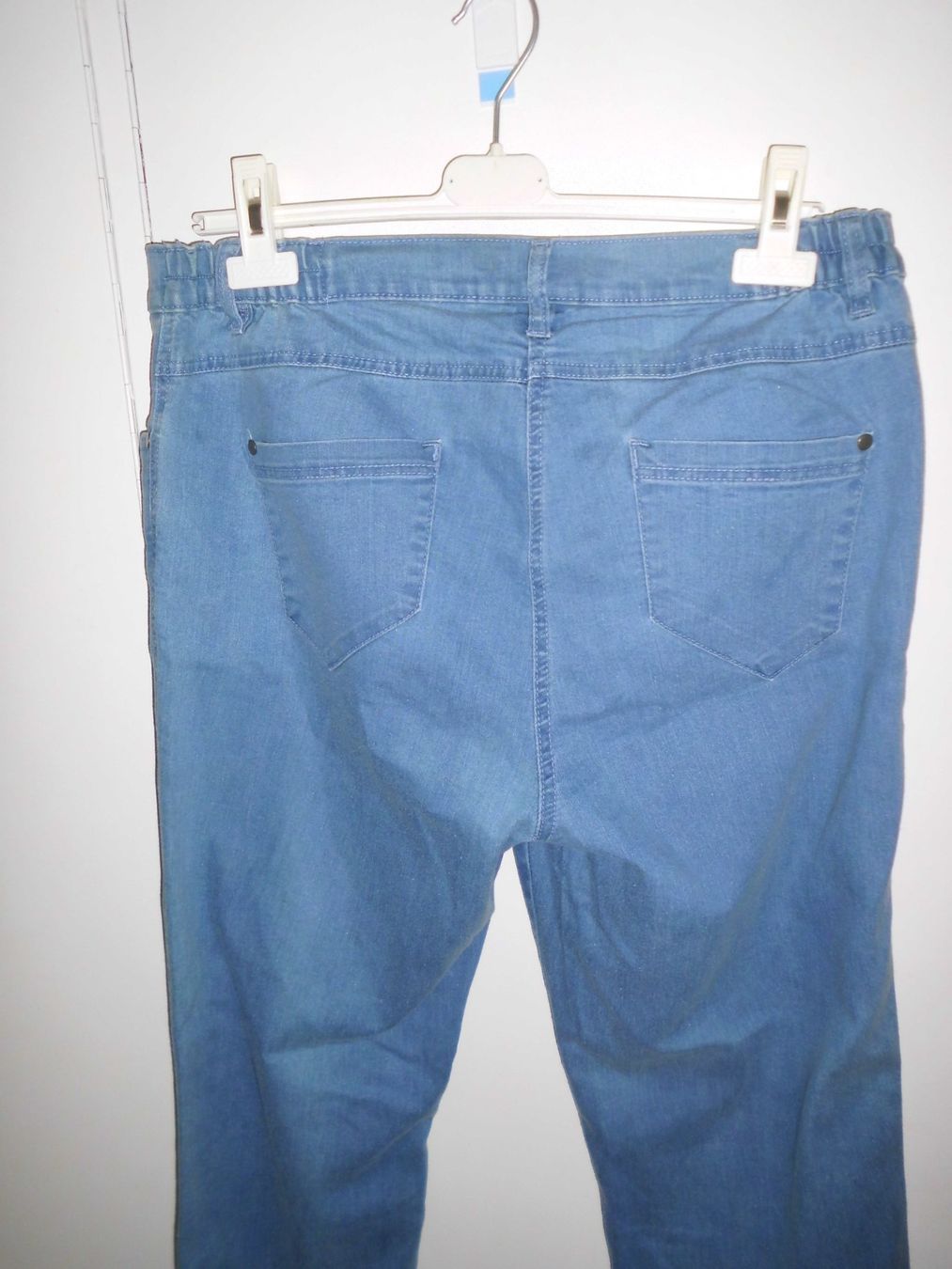 Jeans: Blue jeans T. 44 – Nuovo (secondo la descrizione) da Marin-Epagnier venduto da Madja 2
