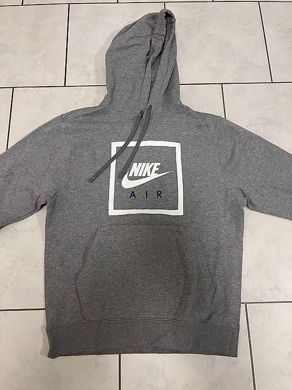 Pulls & Sweat-shirts: Pull Nike Air gris – D'occasion à Echallens par fayetrahel