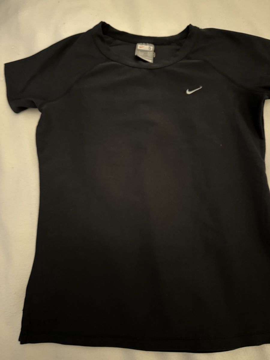 Nike Magliette Polo: Nike vintage Shirts damen – Usato da Basel venduto da sch_9g6x 8