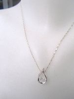 Sehr lieblich dieser Anhänger 0.20ct Zirkon, Kette 45cm TOP!