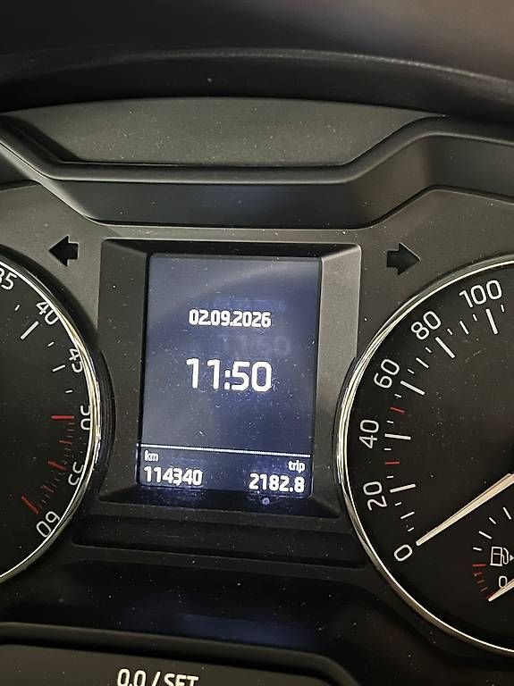 Skoda Automobili: SKODA OCTAVIA 1.6 Kombi – Usato da Liebefeld venduto da Thunplayaz 4