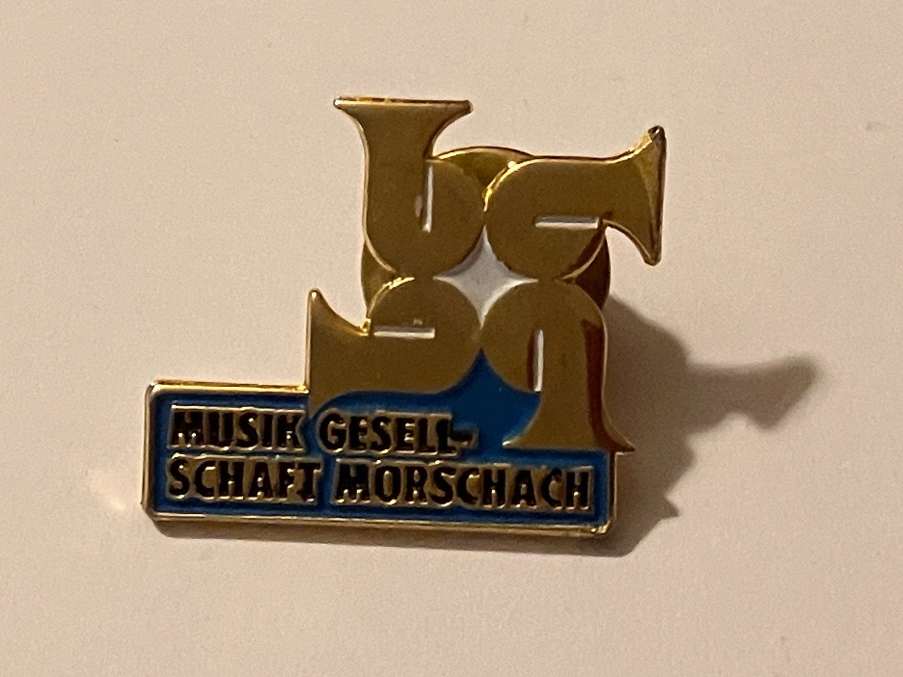 Placchette & Badge: 1 Pin Musikgesellschaft Morschach – Usato da Basel venduto da djwwpp