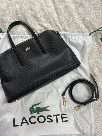 Sac à main Lacoste noir – bandoulière et housse incluses