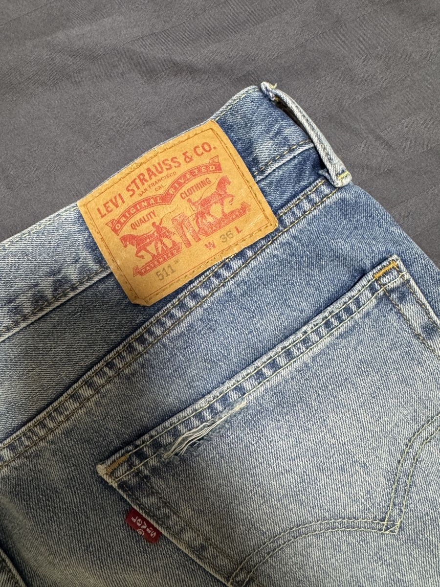 Levi's Jeans: Levi's Jeansshorts Grösse 34 leichte Gebrauchsspuren – Usato da Winterthur venduto da Gazai.ch 1