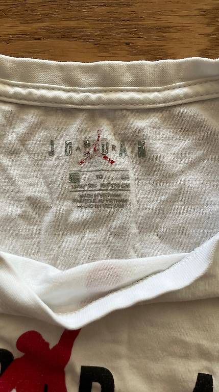 Hemden, T-Shirts & Polos: Jordan T-shirt 13+ Jahre – Gebraucht aus Allschwil von ait_n87b 1