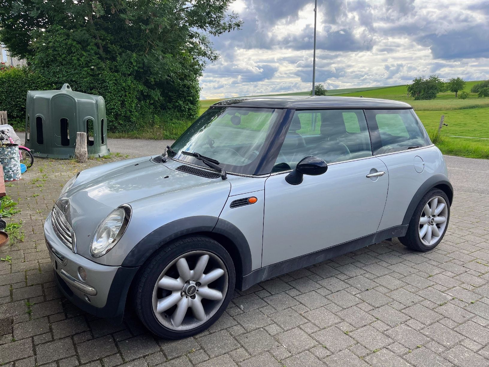 Mini Autos: Mini Cooper – D'occasion à Tscheppach par LoveIsInTheAir