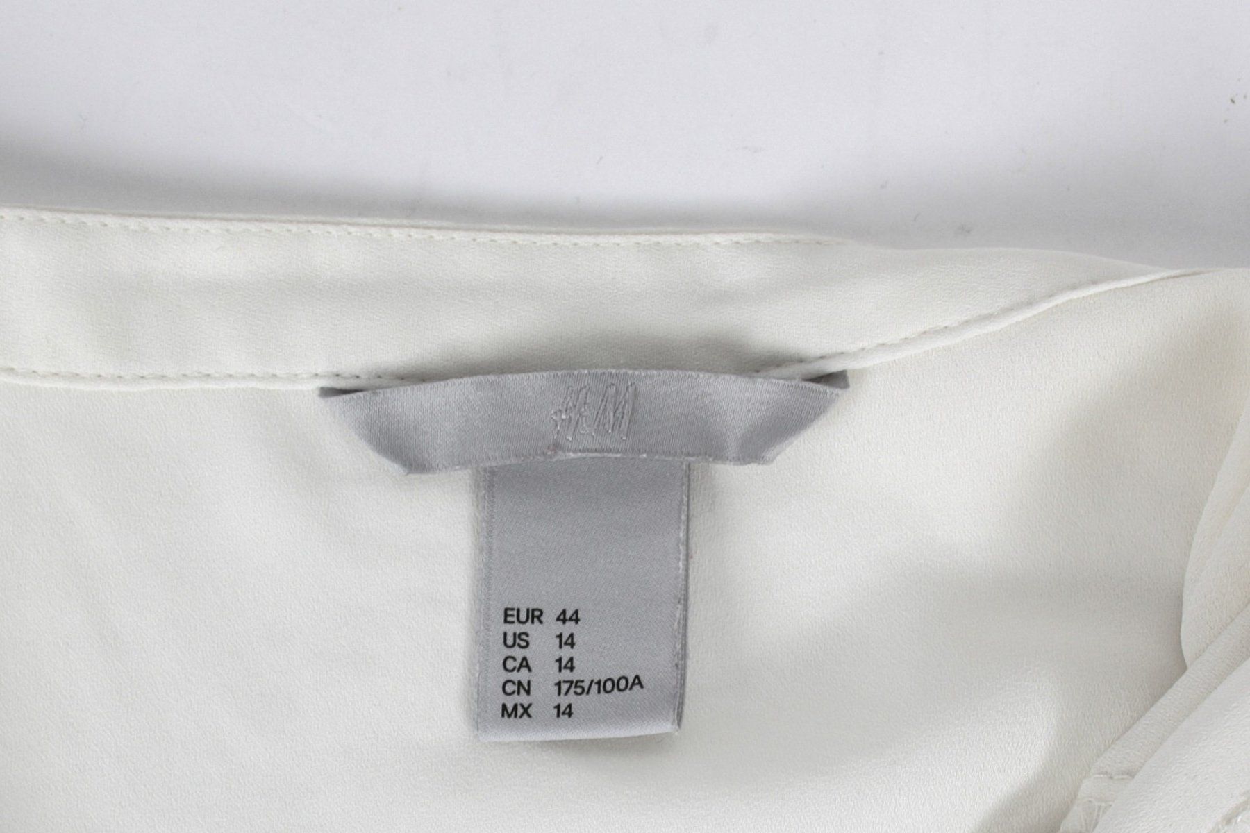 H&M Blusen: H&M Bluse weiss Gr. 44 – Gebraucht aus Zollikofen von Restwert_Zollikofen 3