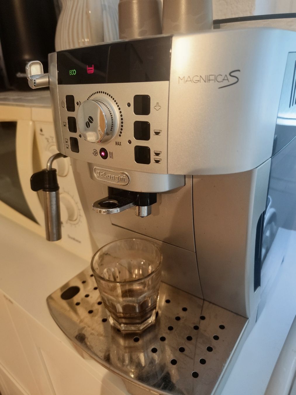 De'Longhi Macchine per caffè & Macchine per espresso: Delonghi Magnifica S Kaffeevollautomat – Usato da Magden venduto da CHSportscardsCol. 1