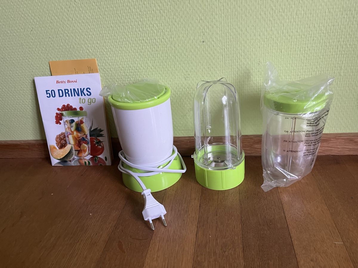 Betty Bossi Elettrodomestici da cucina: Betty Bossi smoothie/ drinks mixer. – Nuovo (secondo la descrizione) da Zürich venduto da ajl_x6tg