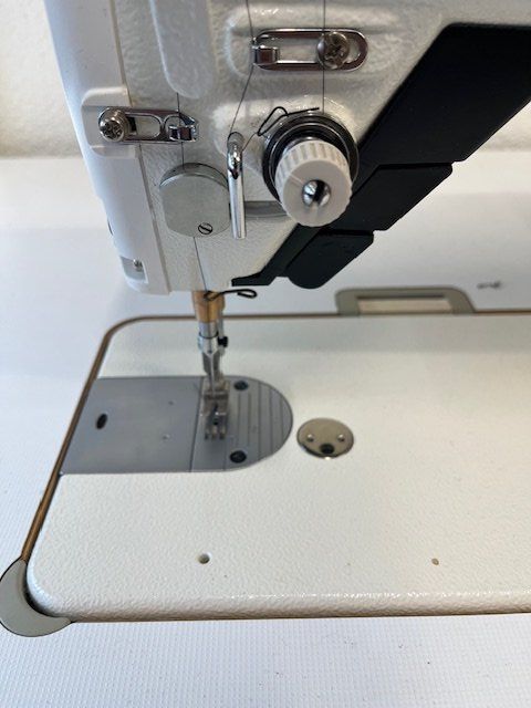 Juki Macchine da cucire: Juki Industrienähmaschine DDL- 8000A – Usato da Zürich venduto da moebelzuerich 3