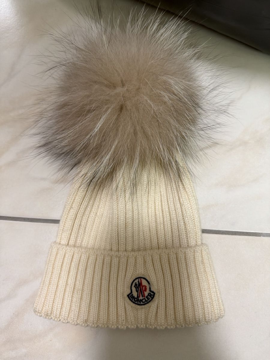 Moncler Copricapi, berretti & cappellini: Moncler Mütze kinder – Usato da Muttenz venduto da Suelaaa 1