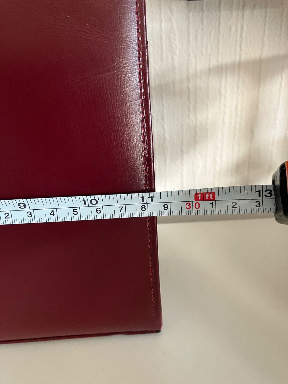 Borse da donna: Sac à main bordeaux vintage chic – Usato da Peseux venduto da Cresus27 5