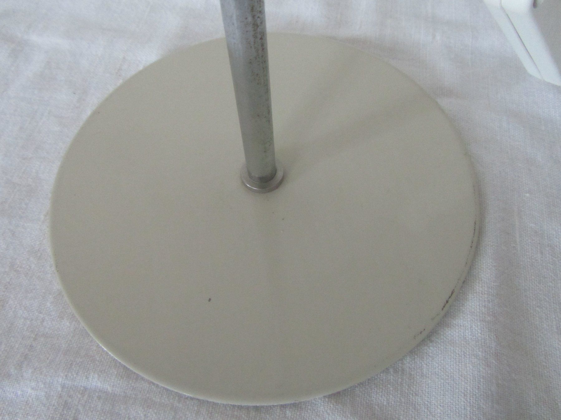 Lampen: Tischlampe Metall beige verstellbar – Gebraucht aus Seengen von mikelele 3