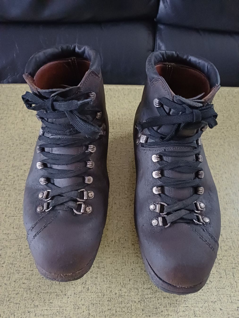 Schweizer Armee Herrenschuhe: Gebirgsschuhe Grösse 42 Breite 7 Schweizer Armee – Gebraucht aus Ebersecken von Napf08 2