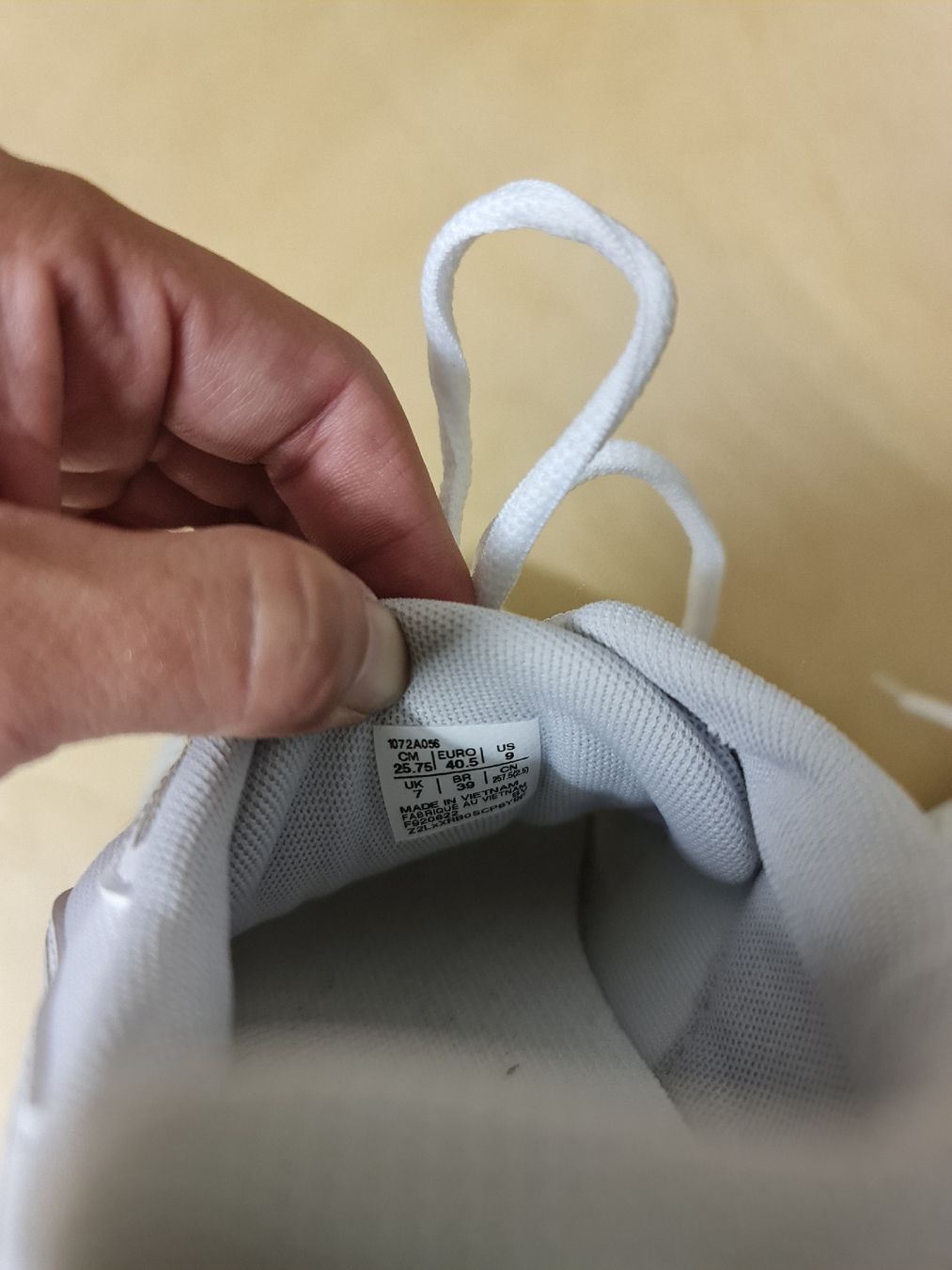 Herrenschuhe: Hallen Sportschuhe Grösse 40.5 – Neu (gemäss Beschreibung) aus Weier im Emmental von tamarabichsel 2