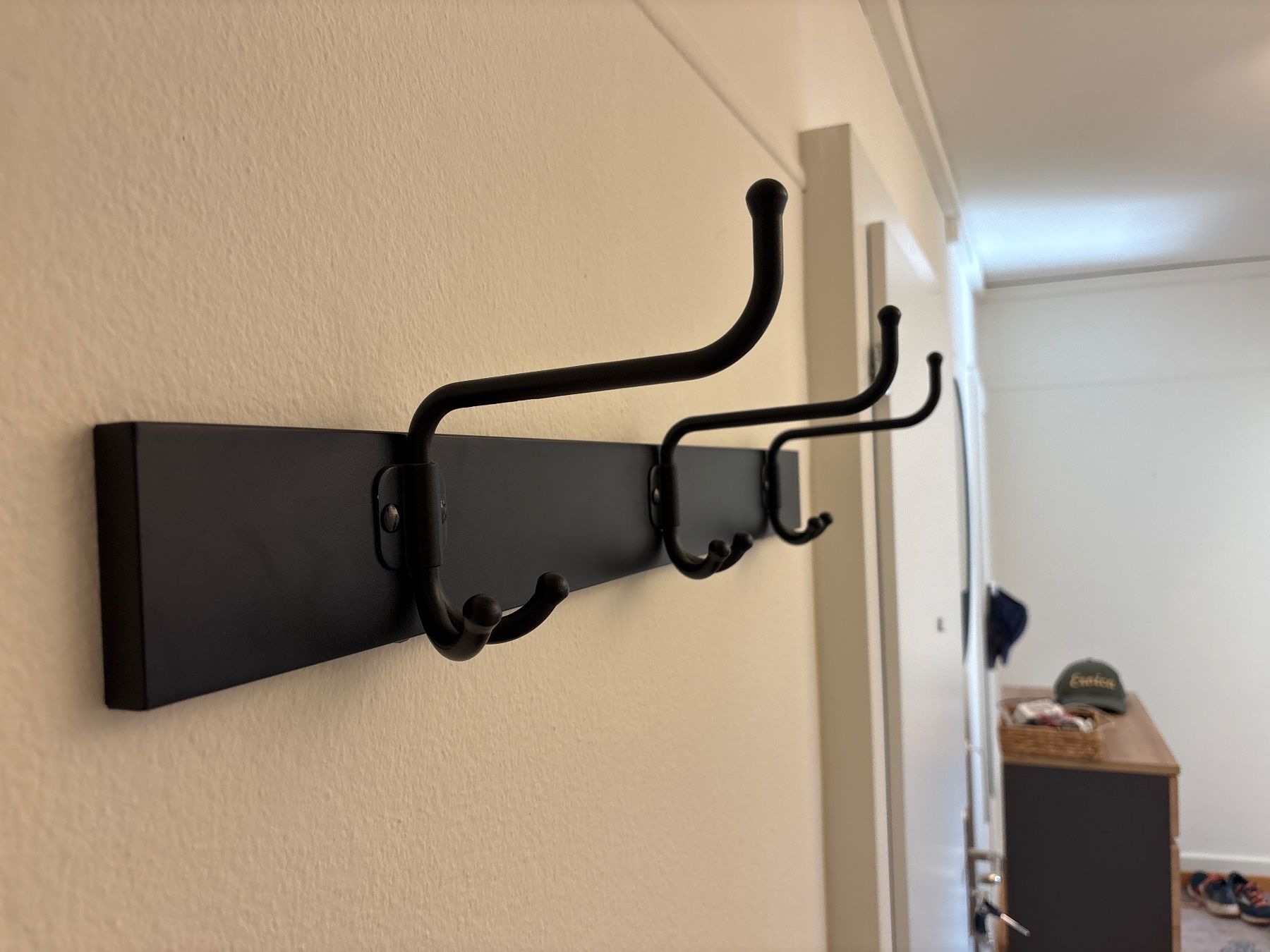 Ikea Garderobe: Garderobe schwarz Metall – Gebraucht aus Zürich von vin_7yr9 1