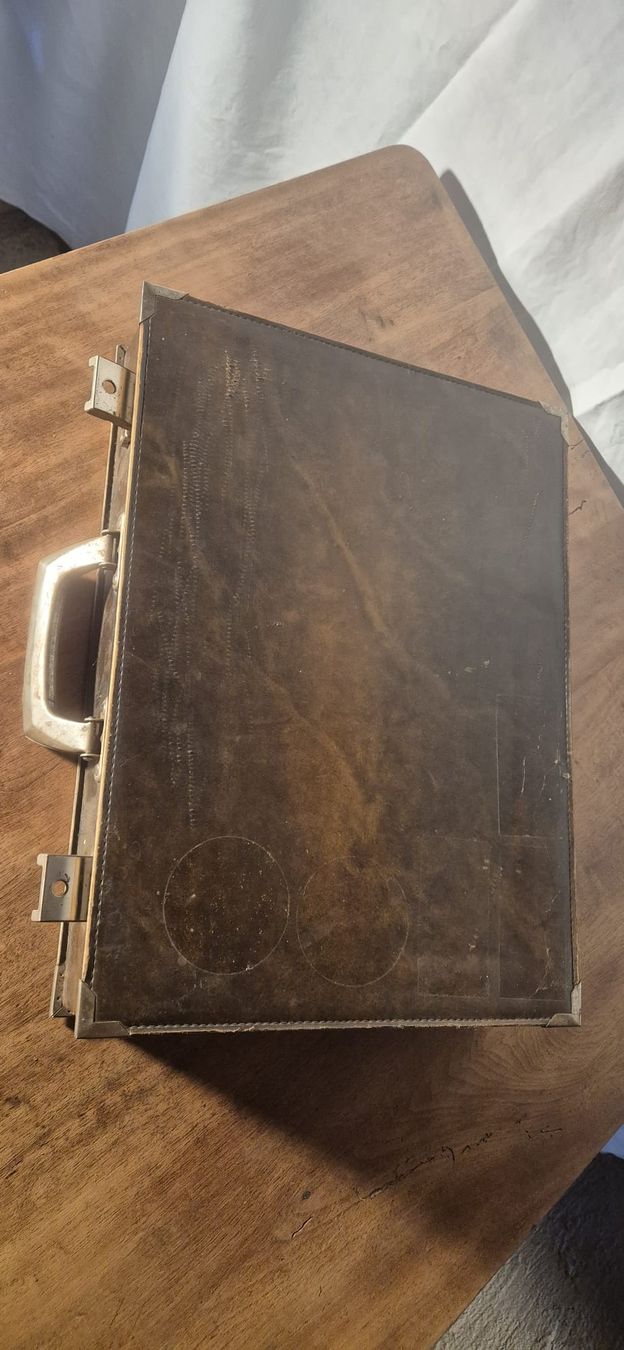 Valigie: Vintage Aktenkoffer / Pilotenkoffer – Usato da Volketswil venduto da Crystallize 1