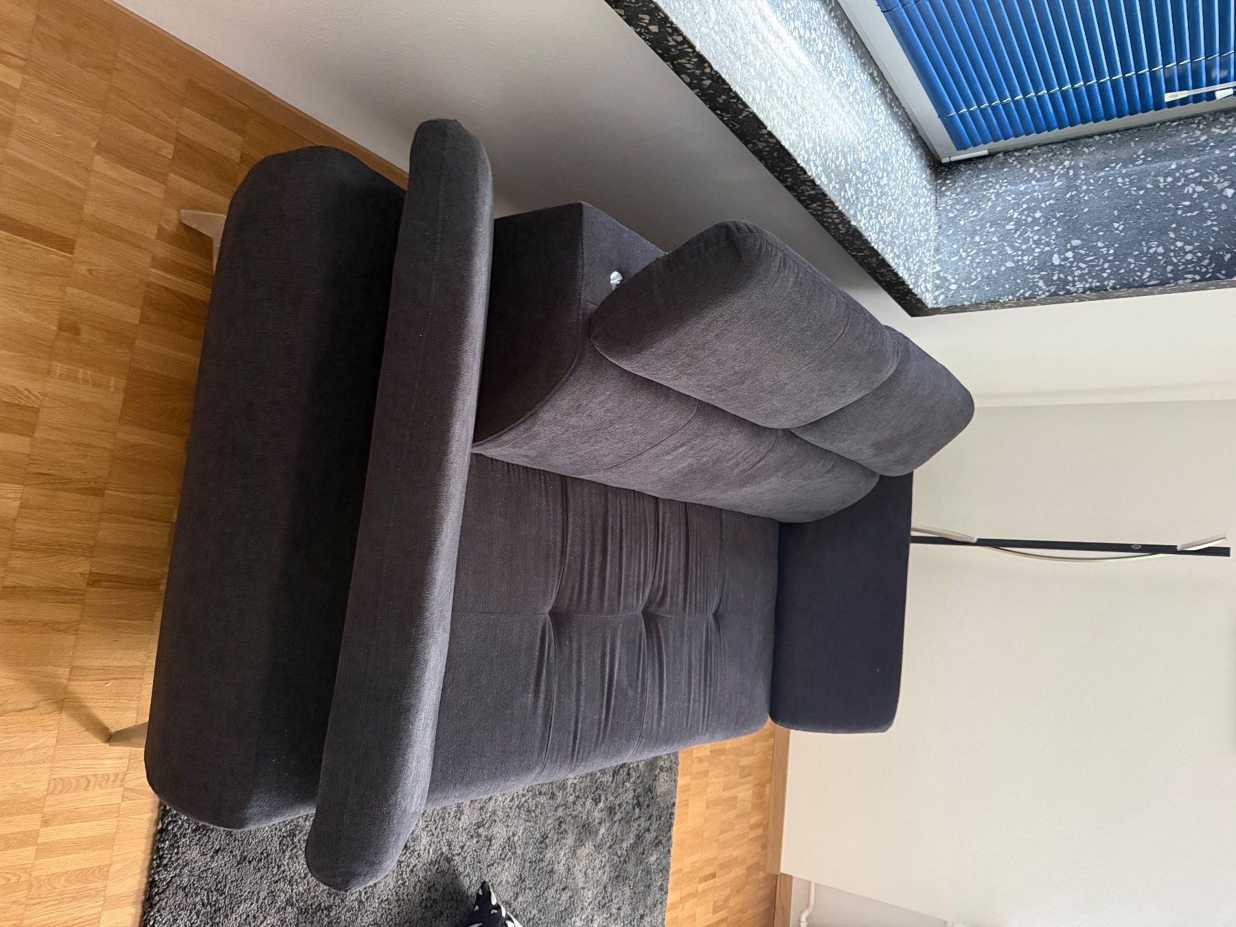 Conforama Divani: Schwarzes 2 Personen Sofa – Usato da Liebefeld venduto da cyr_c9rf 1