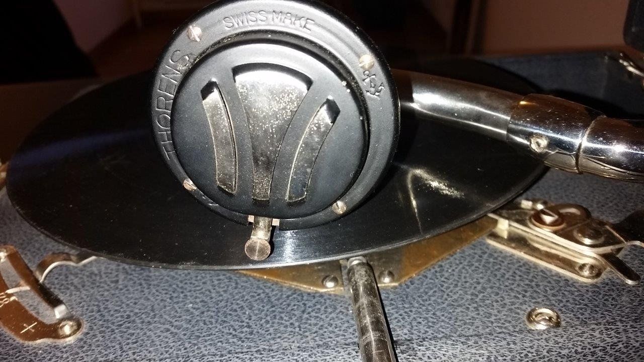 Thorens Giradischi: Gramophone mallette Thorens avec 11 disques 78 tours – Usato da Onex venduto da Pascalito_01 2