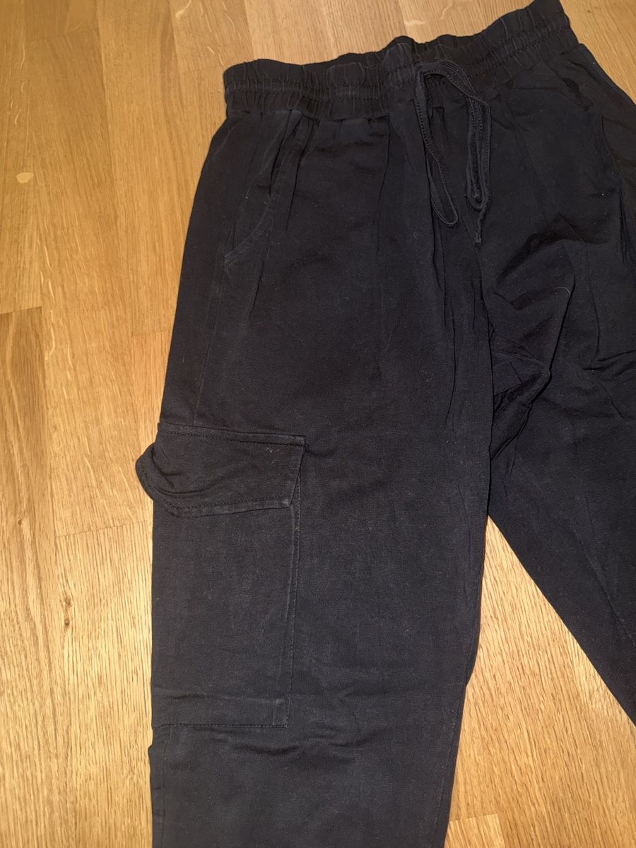 Pantaloni: Cargo Trainerhose Grösse 36 – Nuovo (secondo la descrizione) da Mörschwil venduto da Seegurke18 1