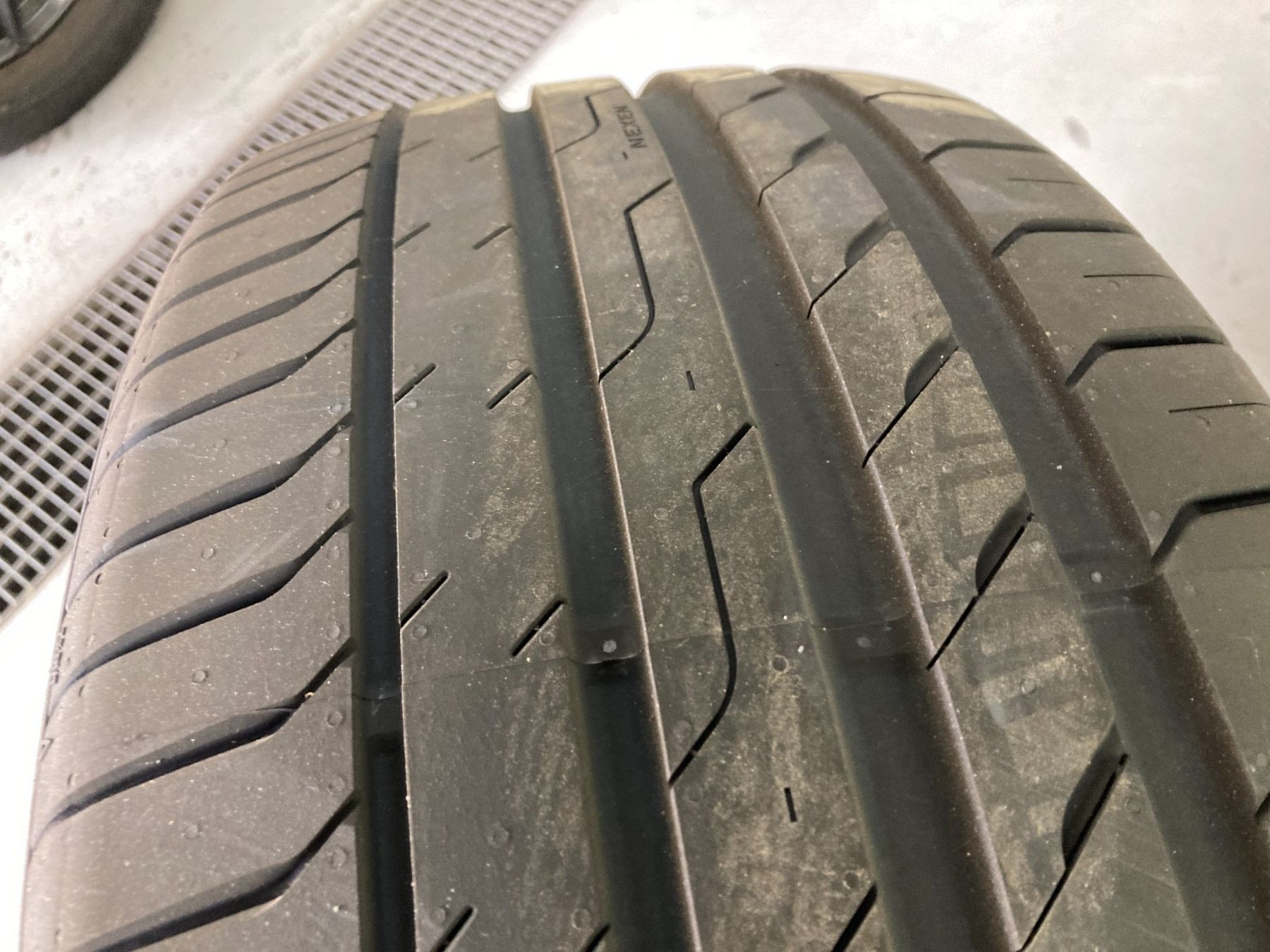Pneumatici & Ruote complete: 255/40R20 Sommerpneu – Nuovo (secondo la descrizione) da Cham venduto da WB2223 5